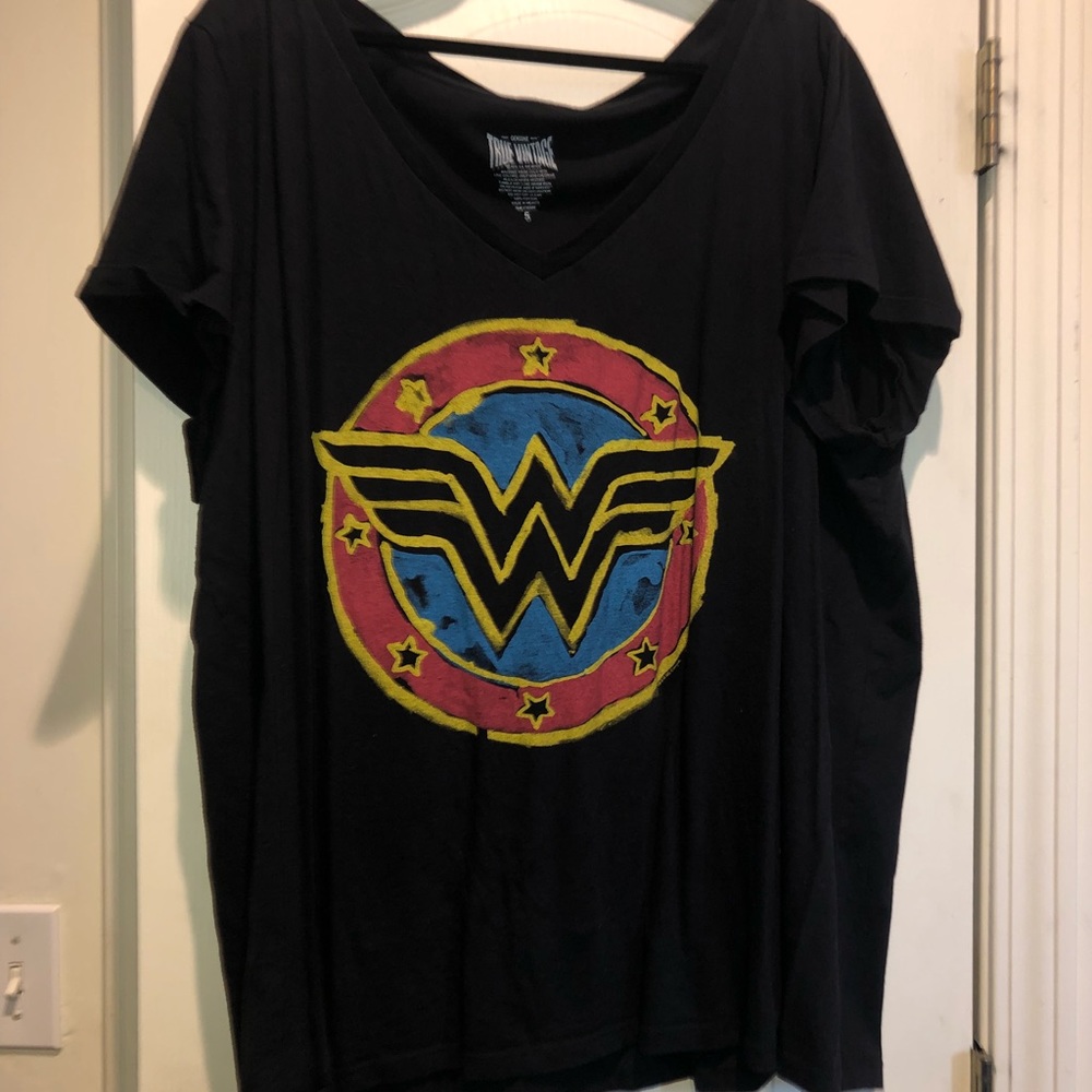 Torrid True Vintage wonder women tee plus size 5